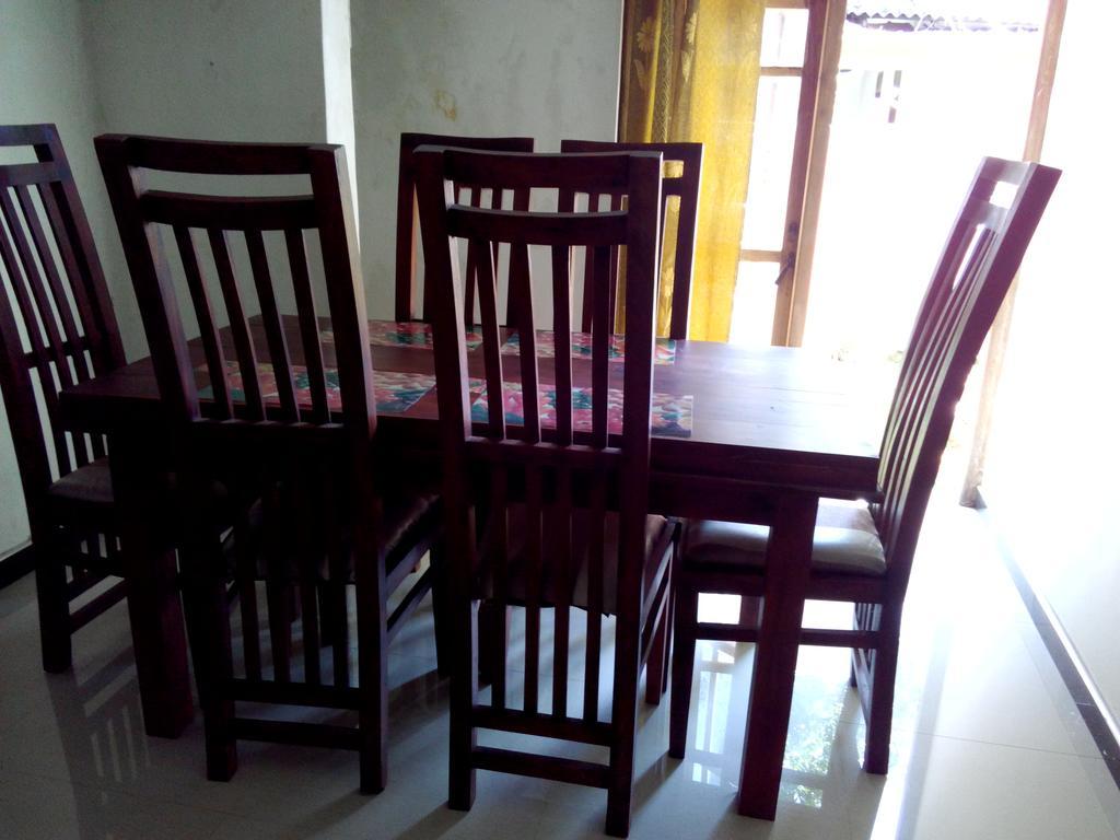 Osheen Family Guest House Полоннарува Екстер'єр фото